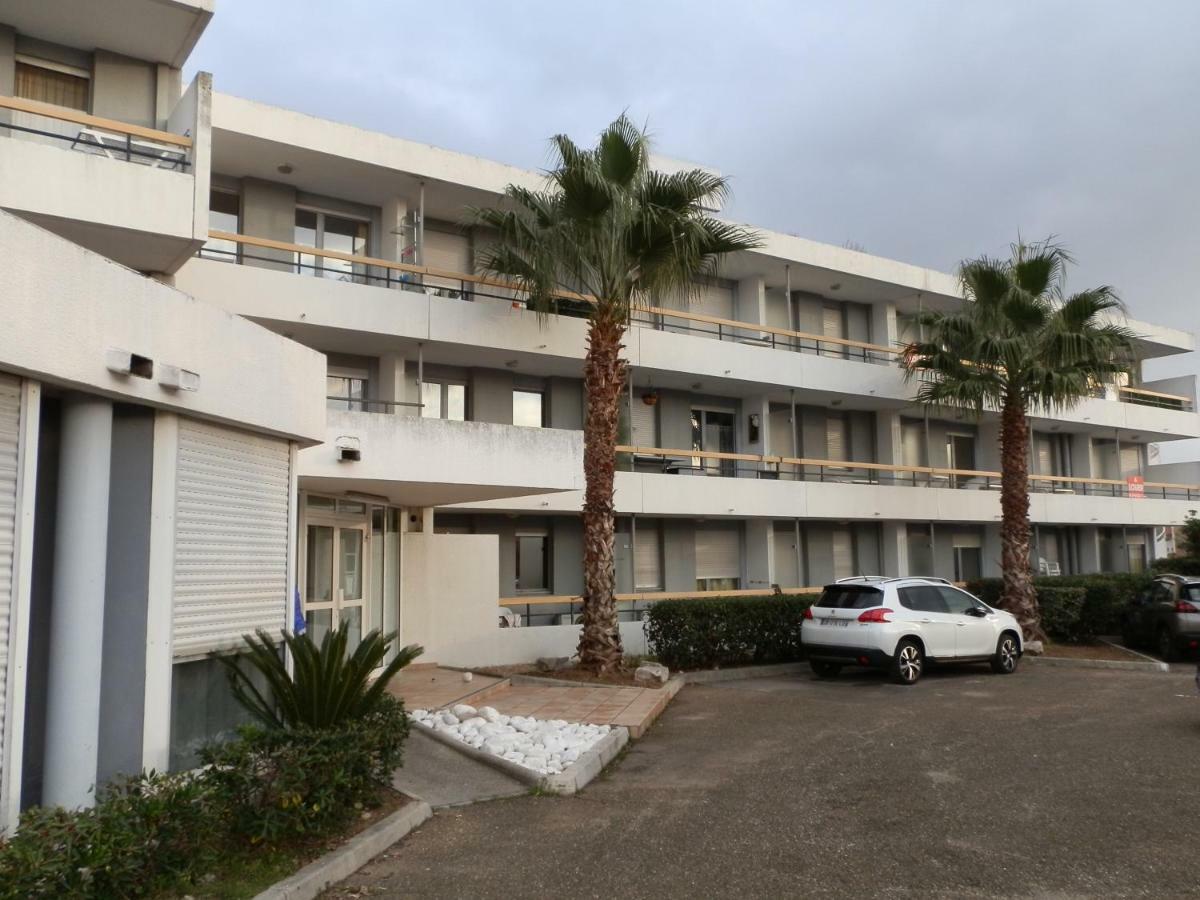 Les Cigales De Appartement *
