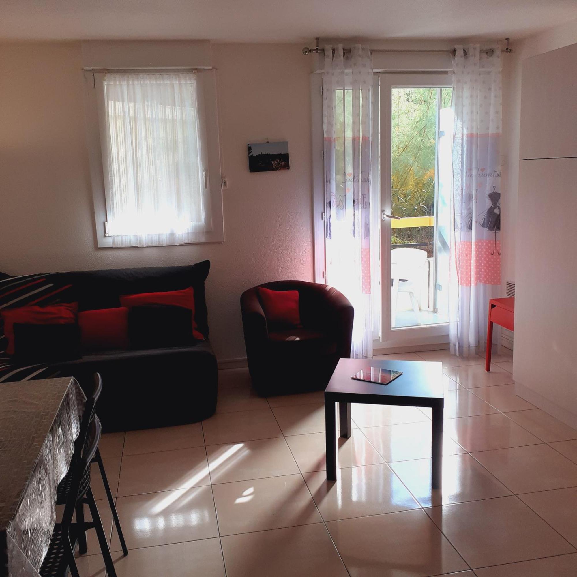 Les Cigales De Apartamento *